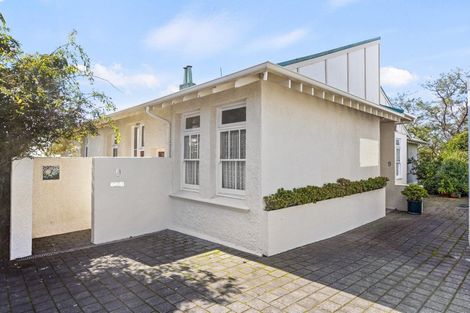 Photo of property in 11 Finnis Lane, Hospital Hill, Napier, 4110