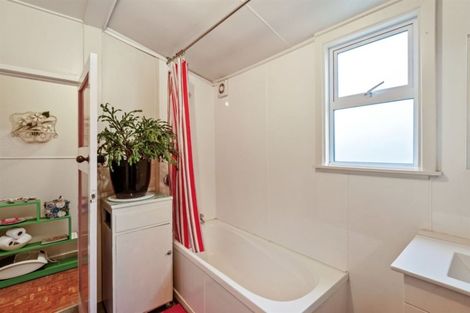 Photo of property in 17 Strickland Street, Sydenham, Christchurch, 8023