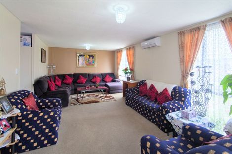 Photo of property in 2 Ireland Place, Ranui, Auckland, 0612