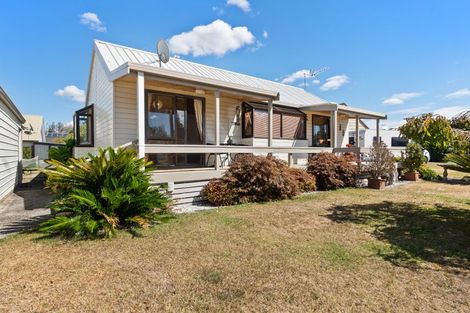 Photo of property in 18 Kingfisher Way, Te Kowhai, Hamilton, 3288