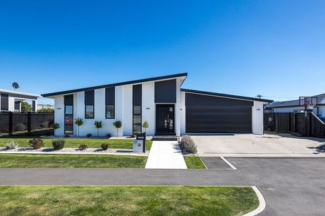Photo of property in 13 Silverdale Place, Mosgiel, 9024
