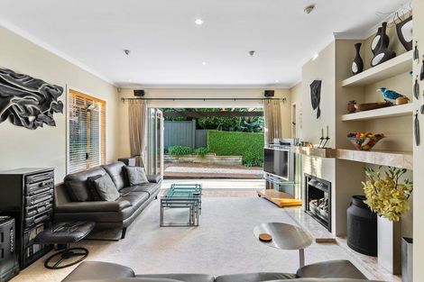 Photo of property in 205a Hurstmere Road, Takapuna, Auckland, 0622