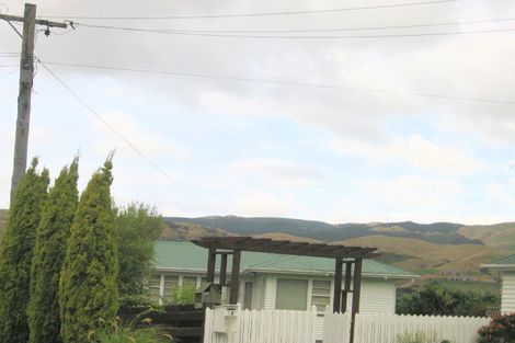 Photo of property in 1a Woodstock Terrace, Tawa, Wellington, 5028
