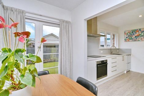 Photo of property in 2/21 Dunedin Street, Redwood, Christchurch, 8051