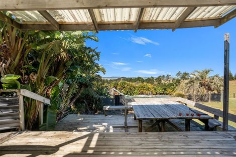 Photo of property in 2856 South Head Road, South Head, Helensville, 0874