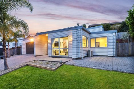 Photo of property in 9 Cityview Place, Massey, Auckland, 0614