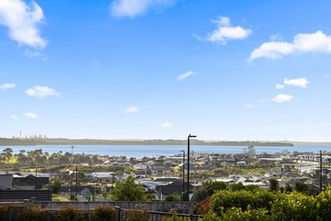 Photo of property in 37 Motukaraka Drive, Beachlands, Auckland, 2018