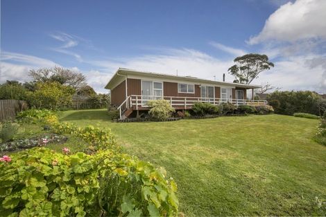Photo of property in 18 Flagstaff Place, Massey, Auckland, 0614