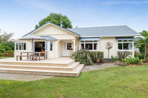 Photo of property in 3 Cross Street, Lepperton, New Plymouth, 4373