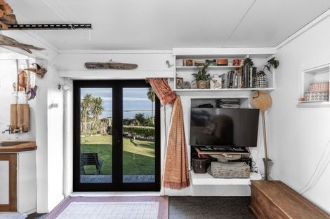 Photo of property in 53 Awarua Bay Road, Awarua Plains, Invercargill, 9877