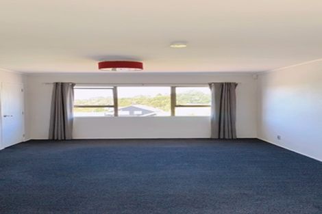 Photo of property in 195 Chelsea View Drive, Chatswood, Auckland, 0626