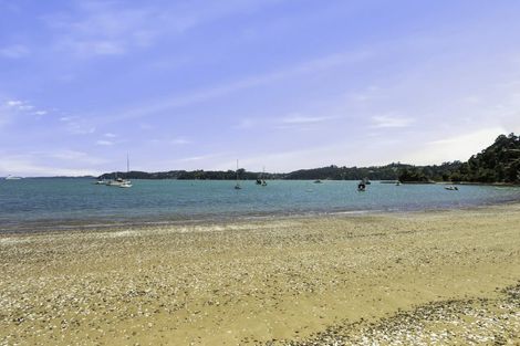 Photo of property in 200 Te Wahapu Road, Russell, 0272