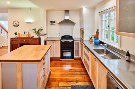 Photo of property in 9 Northland Road, Northland, Wellington, 6012