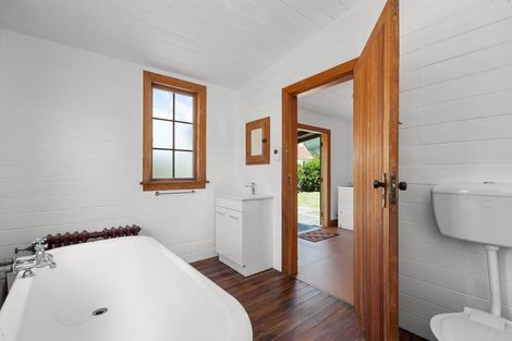 Photo of property in 36 Atutahi Street, Tokaanu, Turangi, 3381