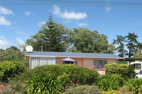 Photo of property in 4 Whakatatare Road, Tolaga Bay, 4077