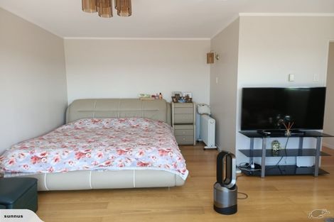 Photo of property in 12 Searidge Rise, West Harbour, Auckland, 0618