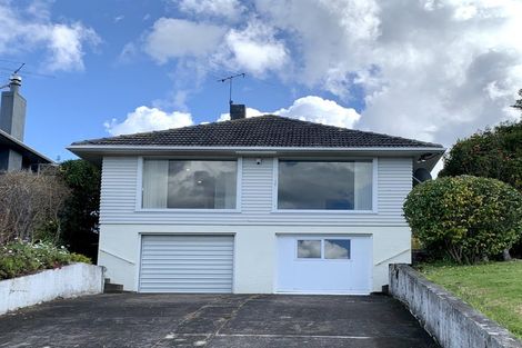 Photo of property in 8 Speedy Crescent, Hillcrest, Auckland, 0627