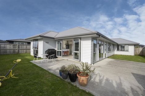 Photo of property in 18 Lamborn Drive, Papakura, 2110