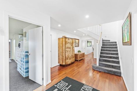 Photo of property in 52 Rising Parade, Fairview Heights, Auckland, 0632