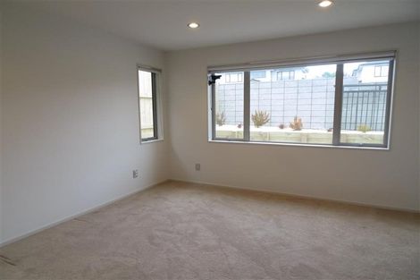 Photo of property in 17 Ballyboe Place, Pinehill, Auckland, 0632