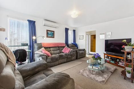 Photo of property in 5 Joshua Place, Weymouth, Auckland, 2103