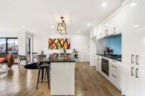 Photo of property in 33 Koroheke Road, Takanini, 2110