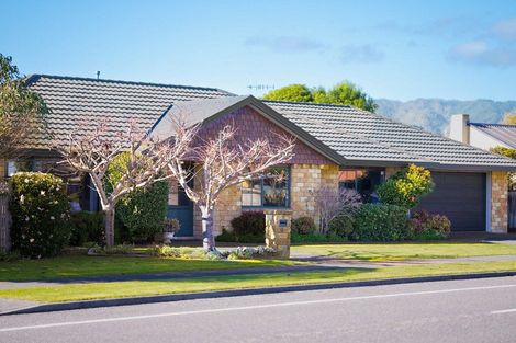 Photo of property in 80 Guildford Drive, Paraparaumu, 5032