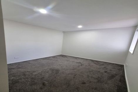 Photo of property in 2 Arnhem Place, Pukekohe, 2120