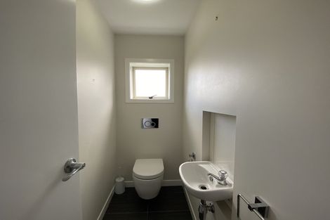 Photo of property in 14 Parkview Place, Pakuranga, Auckland, 2010