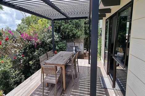 Photo of property in 15 Oakmont Place, Wattle Downs, Auckland, 2103