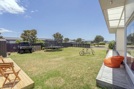 Photo of property in 134 Harbour Drive, Matarangi, Whitianga, 3592