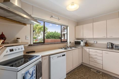 Photo of property in 17 Meadowvale Drive, Levin, 5510