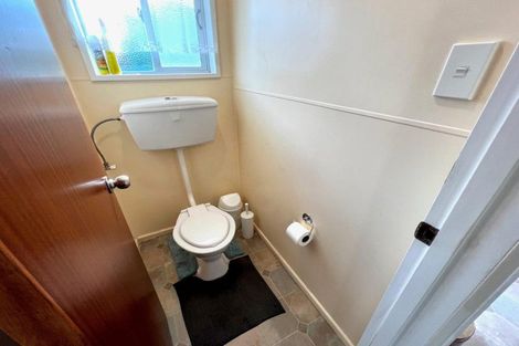 Photo of property in 15 Tabak Crescent, Takaro, Palmerston North, 4412