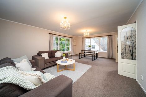 Photo of property in 12 Newnham Court, Tawa, Wellington, 5028