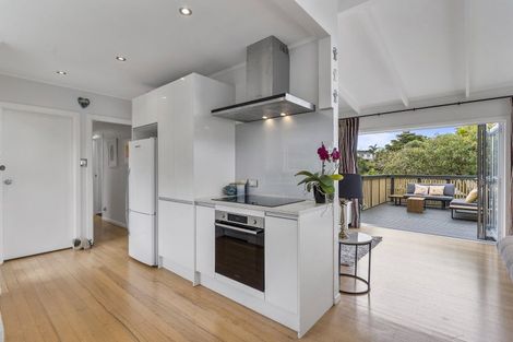 Photo of property in 22 Robbies Road, Shelly Park, Auckland, 2014