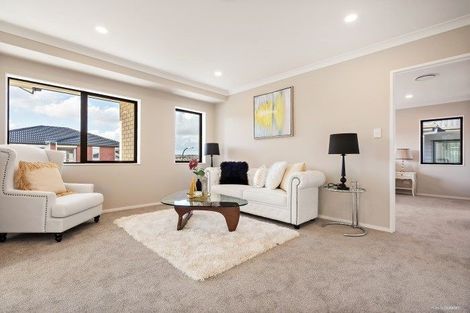 Photo of property in 10 Hinoki Way, Flat Bush, Auckland, 2019