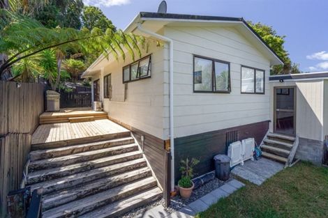Photo of property in 1/5 Phillipa Place, Browns Bay, Auckland, 0630