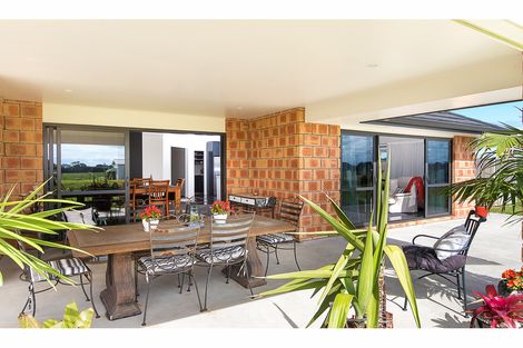 Photo of property in 875 Awhitu Road, Pollok, Waiuku, 2683