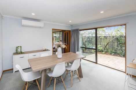 Photo of property in 32 Saint Martins Road, Saint Martins, Christchurch, 8022