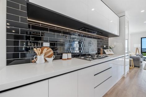 Photo of property in 3 Elevation Street, Flat Bush, Auckland, 2019