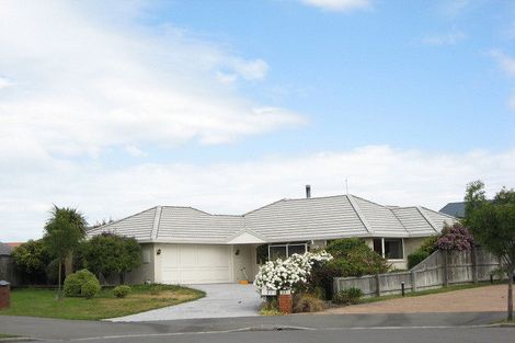 Photo of property in 21 Monterey Place, Parklands, Christchurch, 8083