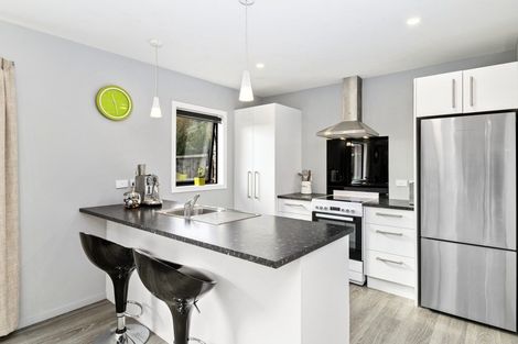 Photo of property in 25 Mahia Lane, Waikanae, 5036