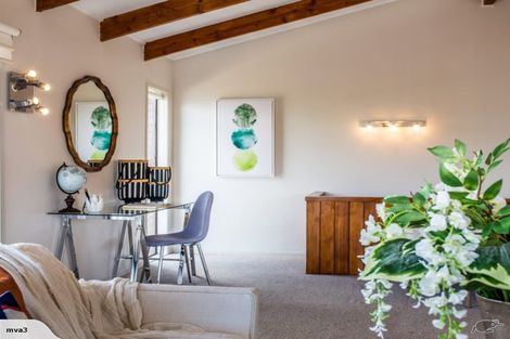 Photo of property in 24a East Coast Road, Milford, Auckland, 0620