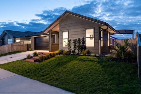 Photo of property in 15 Kotiate Street, Papamoa Beach, Papamoa, 3118