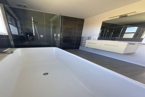 Photo of property in 2 Nancy Lane, Wanaka, 9305