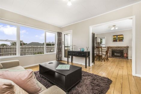Photo of property in 1/47 Clevedon Road, Papakura, 2110
