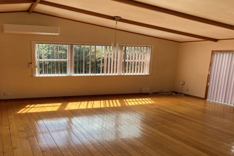 Photo of property in 30 Longburn Road, Henderson, Auckland, 0610