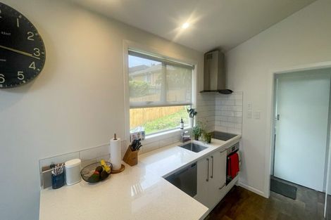 Photo of property in 32 Candia Road, Swanson, Auckland, 0614