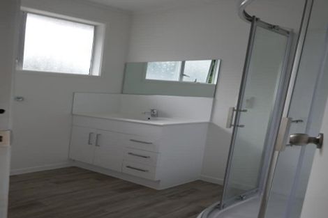 Photo of property in 62-64 Moore Street, Hillcrest, Auckland, 0627