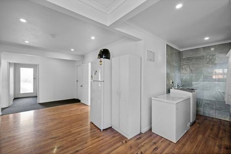 Photo of property in 8 Martin Road, Manurewa, Auckland, 2102